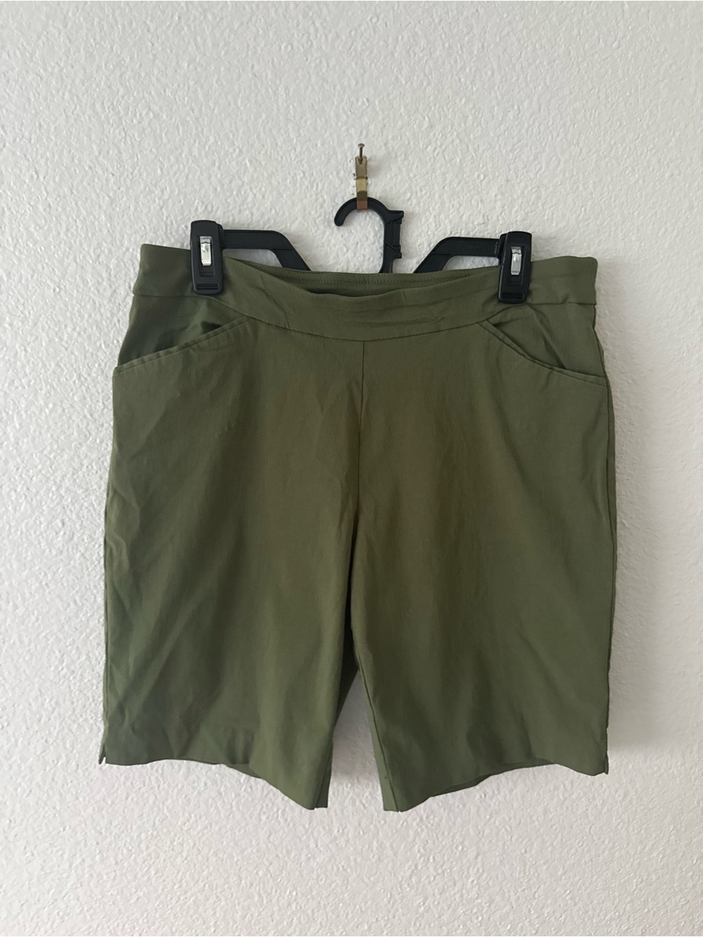 Olive Green Bermuda Shorts Pull On Stretch Size L